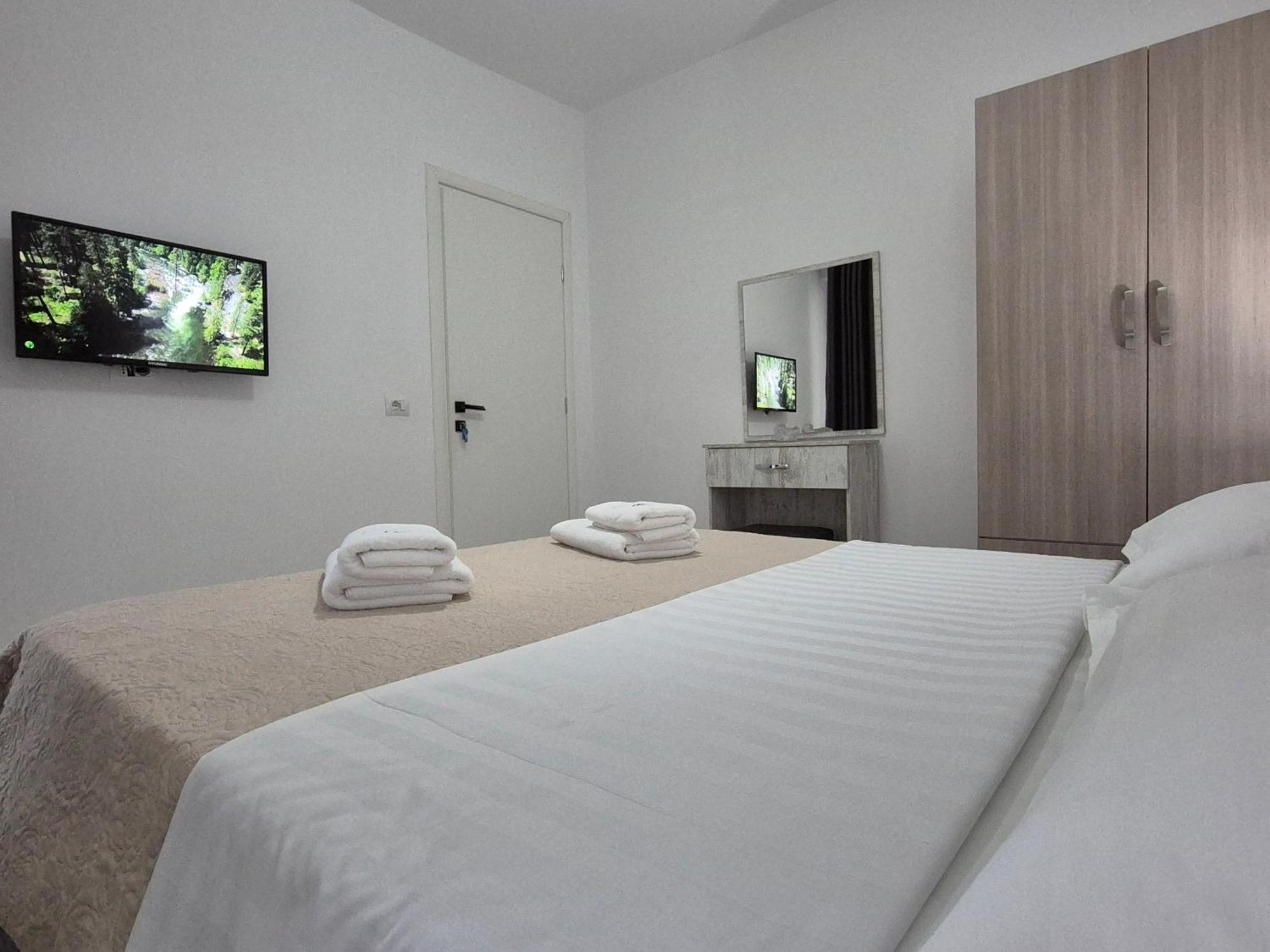 Flore Rooms Saranda Kültér fotó